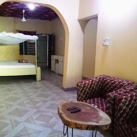 Baba Lao Hotel Малинди Экстерьер фото
