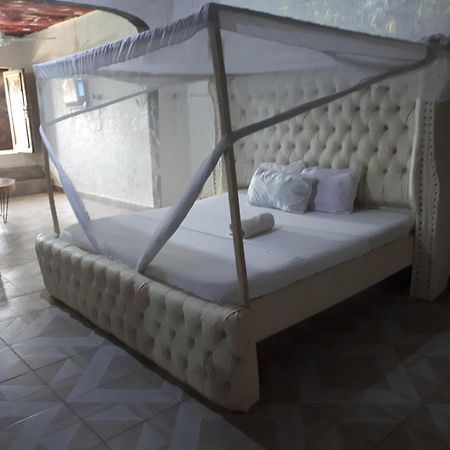 Baba Lao Hotel Малинди Экстерьер фото