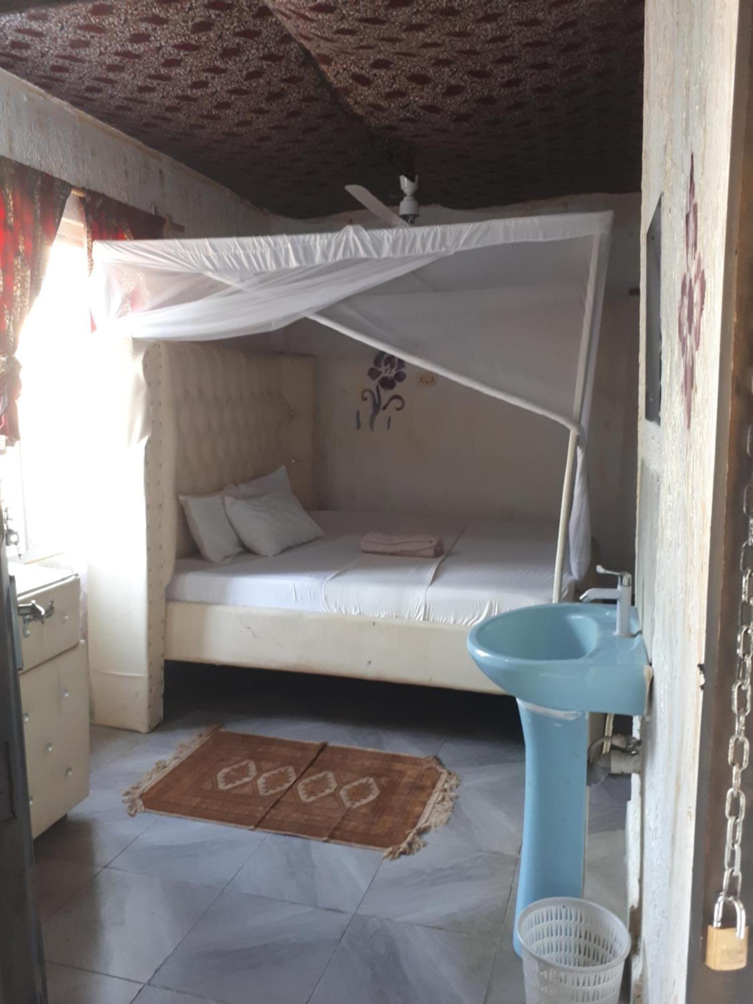 Baba Lao Hotel Малинди Экстерьер фото